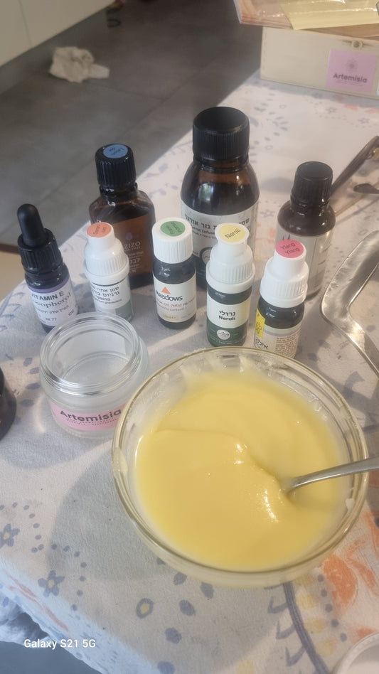 Night Face Cream Lavender, Geranium. Ylang Ylang, Carrot Oil, Vitamin E
